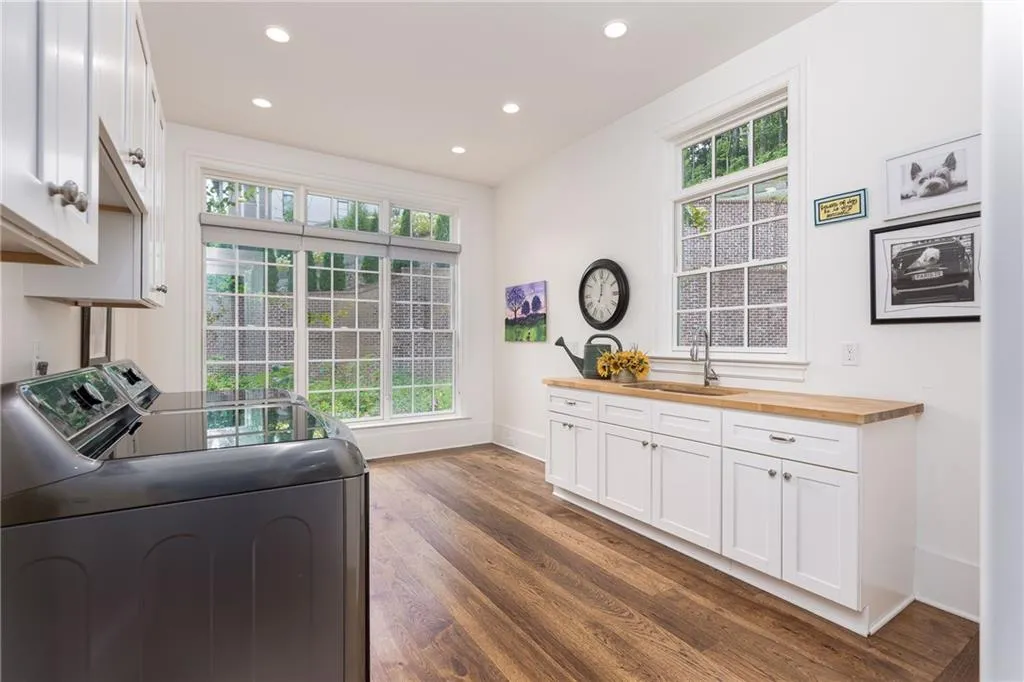 5360 Lake Forrest Drive, Sandy Springs, Georgia 30342, 6 Bedrooms Bedrooms, ,6 BathroomsBathrooms,Residential,Sold,5360 Lake Forrest Drive,6916361 5360 Lake Forrest Drive, Sandy Springs, Georgia 30342, 6 Bedrooms Bedrooms, ,6 BathroomsBathrooms,Residential,Sold,5360 Lake Forrest Drive,6916361