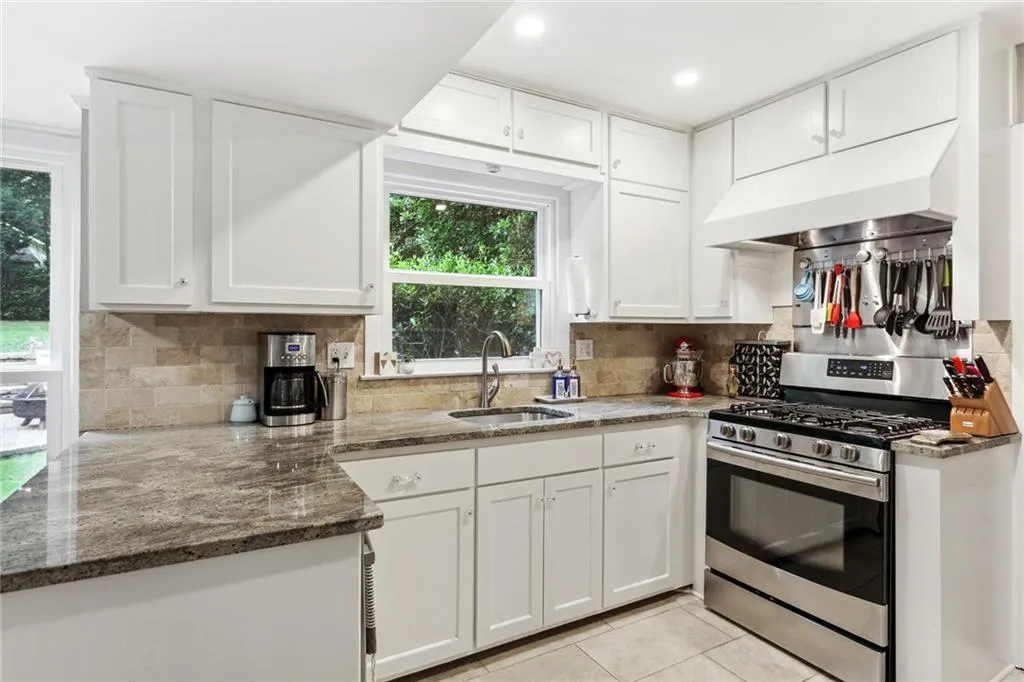 6586 Wright Road Ne, Atlanta, Georgia 30328, 4 Bedrooms Bedrooms, ,2 BathroomsBathrooms,Residential,Sold,6586 Wright Road Ne,7096486