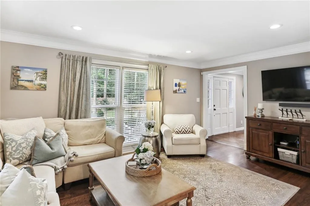 6586 Wright Road Ne, Atlanta, Georgia 30328, 4 Bedrooms Bedrooms, ,2 BathroomsBathrooms,Residential,Sold,6586 Wright Road Ne,7096486