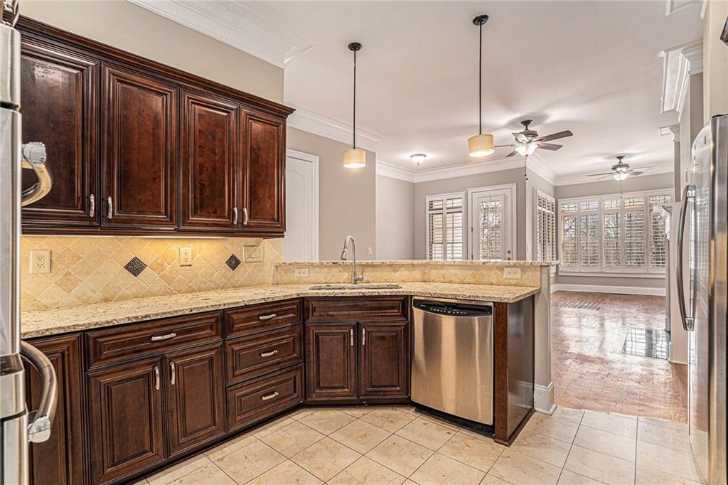 1035 Pearl Point, Atlanta, Georgia 30328, 4 Bedrooms Bedrooms, ,3 BathroomsBathrooms,Residential,Sold,1035 Pearl Point,7338298