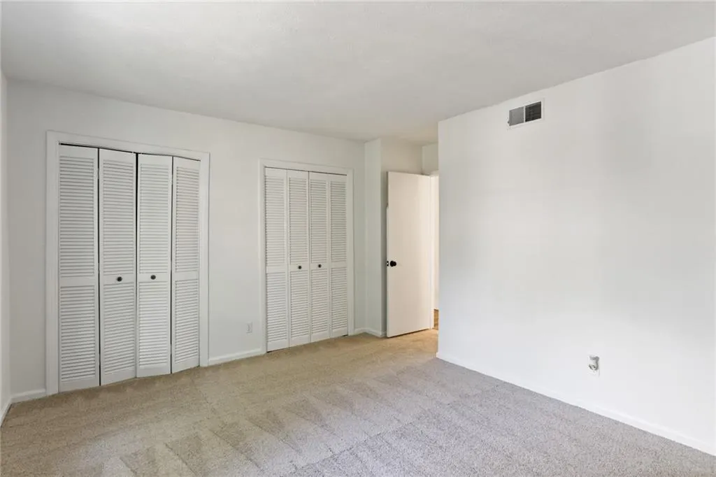 6700 Roswell Road Ne Unit 21f, Sandy Springs, Georgia 30328, 2 Bedrooms Bedrooms, ,1 BathroomBathrooms,Residential,Sold,6700 Roswell Road Ne Unit 21f,6928544