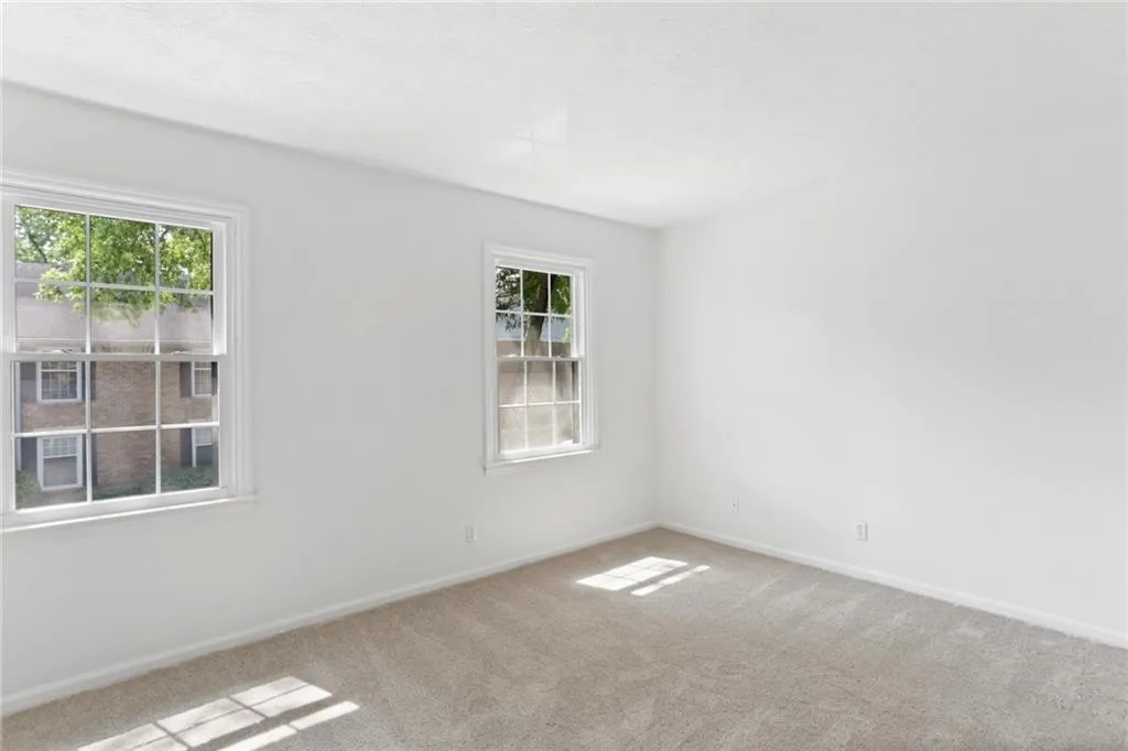 6700 Roswell Road Ne Unit 21f, Sandy Springs, Georgia 30328, 2 Bedrooms Bedrooms, ,1 BathroomBathrooms,Residential,Sold,6700 Roswell Road Ne Unit 21f,6928544