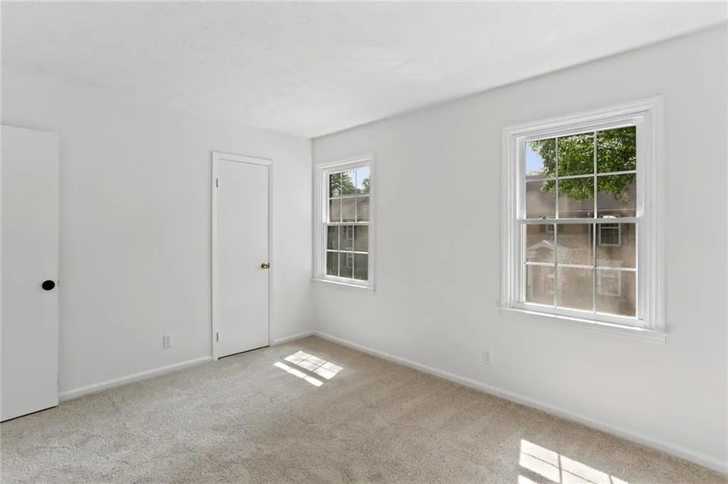 6700 Roswell Road Ne Unit 21f, Sandy Springs, Georgia 30328, 2 Bedrooms Bedrooms, ,1 BathroomBathrooms,Residential,Sold,6700 Roswell Road Ne Unit 21f,6928544