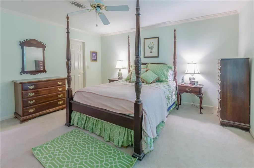 100 Bainbridge Drive, Sandy Springs, Georgia 30327, 1 Bedroom Bedrooms, ,1 BathroomBathrooms,Residential,Sold,100 Bainbridge Drive,5683672