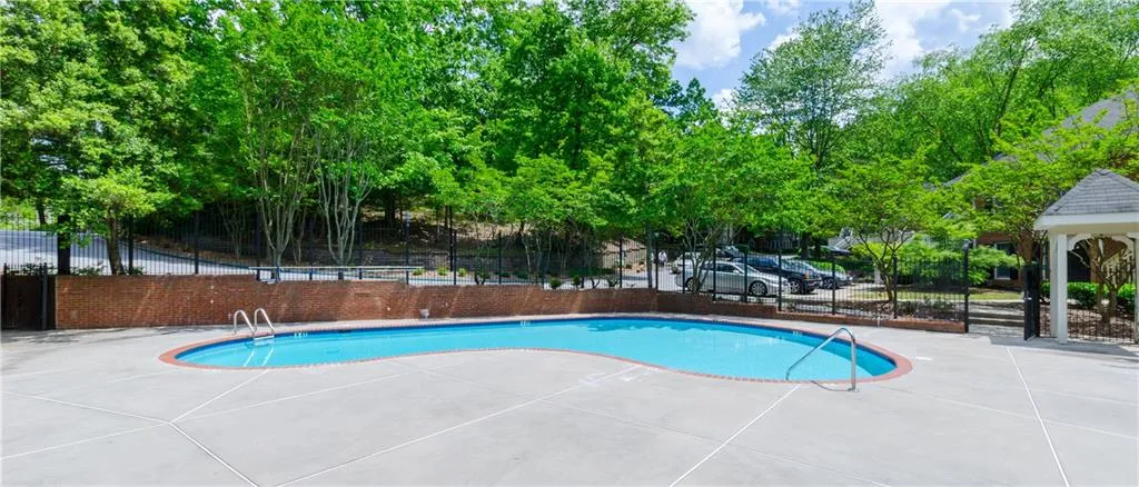 100 Bainbridge Drive, Sandy Springs, Georgia 30327, 1 Bedroom Bedrooms, ,1 BathroomBathrooms,Residential,Sold,100 Bainbridge Drive,5683672