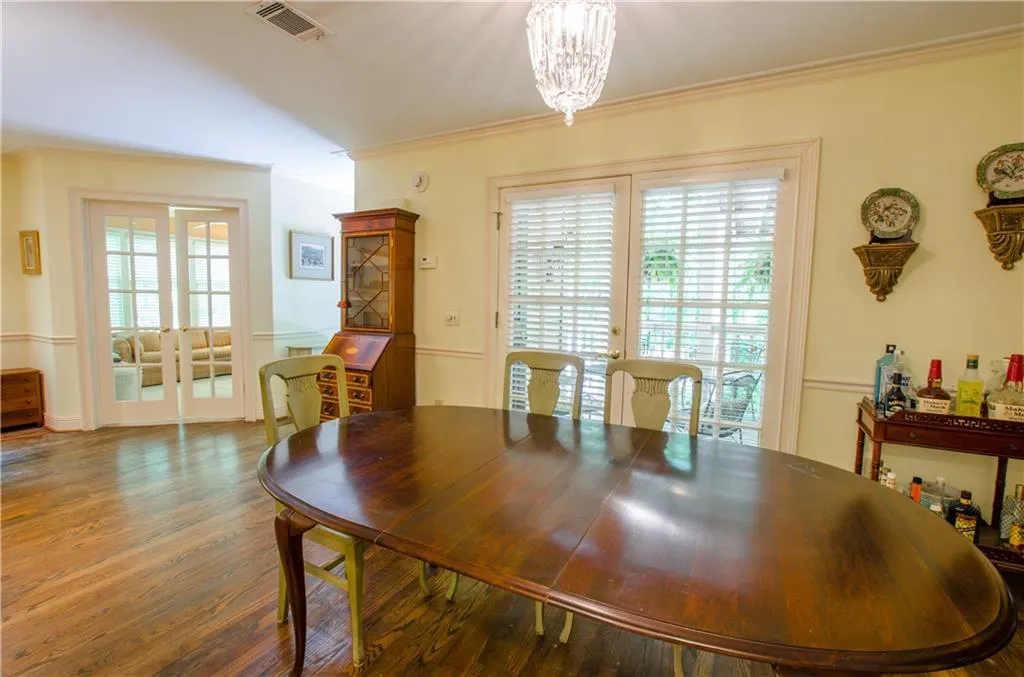 100 Bainbridge Drive, Sandy Springs, Georgia 30327, 1 Bedroom Bedrooms, ,1 BathroomBathrooms,Residential,Sold,100 Bainbridge Drive,5683672