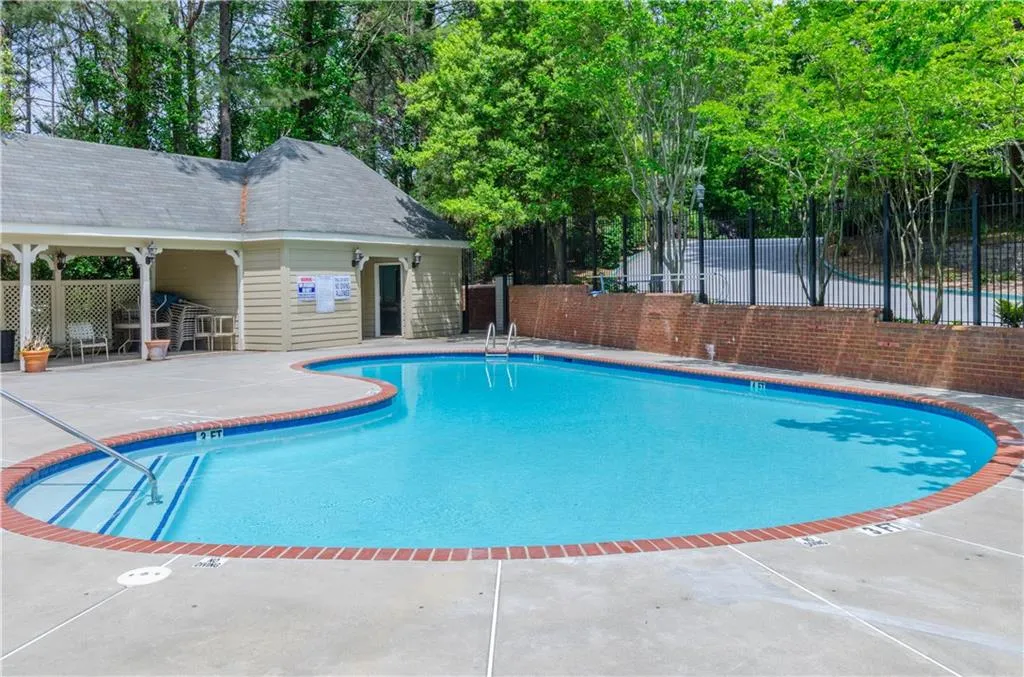 100 Bainbridge Drive, Sandy Springs, Georgia 30327, 1 Bedroom Bedrooms, ,1 BathroomBathrooms,Residential,Sold,100 Bainbridge Drive,5683672