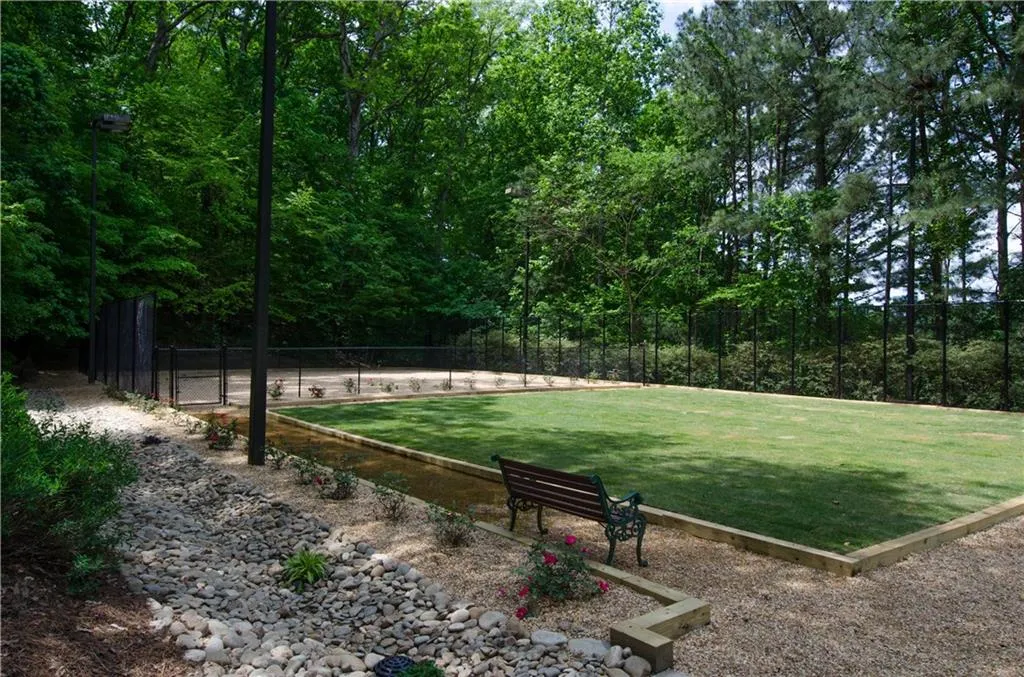 100 Bainbridge Drive, Sandy Springs, Georgia 30327, 1 Bedroom Bedrooms, ,1 BathroomBathrooms,Residential,Sold,100 Bainbridge Drive,5683672