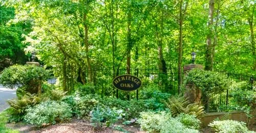 100 Bainbridge Drive, Sandy Springs, Georgia 30327, 1 Bedroom Bedrooms, ,1 BathroomBathrooms,Residential,Sold,100 Bainbridge Drive,5683672