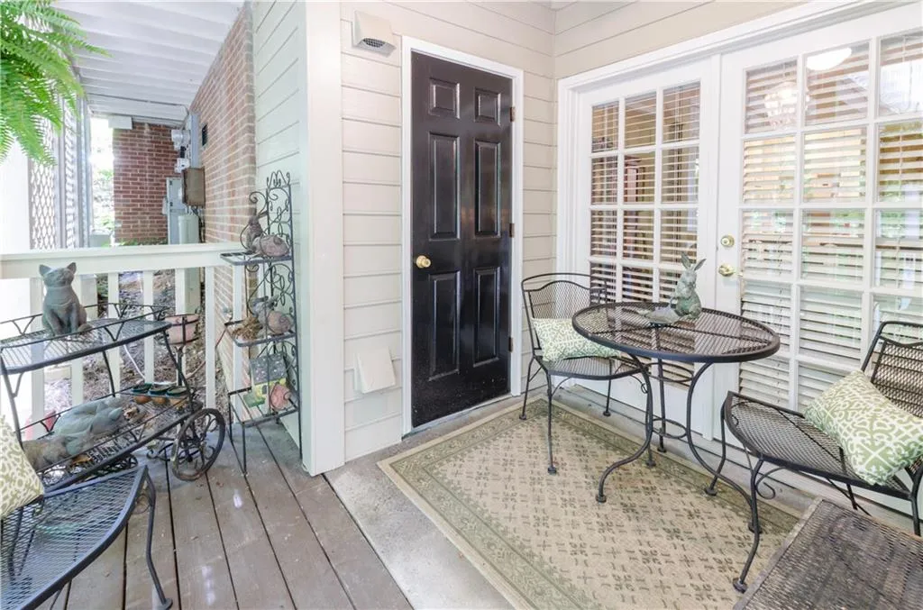 100 Bainbridge Drive, Sandy Springs, Georgia 30327, 1 Bedroom Bedrooms, ,1 BathroomBathrooms,Residential,Sold,100 Bainbridge Drive,5683672