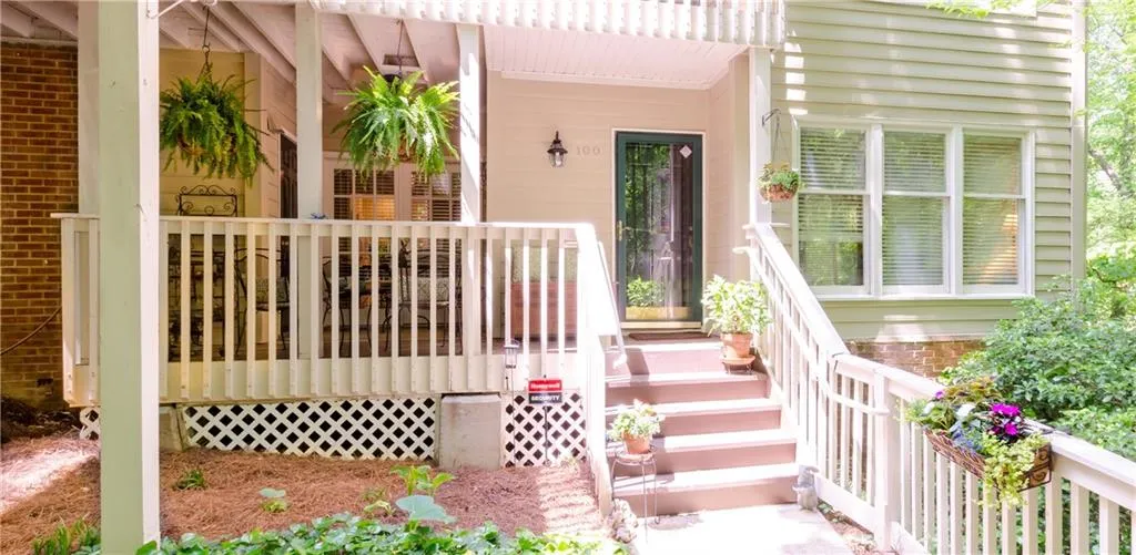 100 Bainbridge Drive, Sandy Springs, Georgia 30327, 1 Bedroom Bedrooms, ,1 BathroomBathrooms,Residential,Sold,100 Bainbridge Drive,5683672