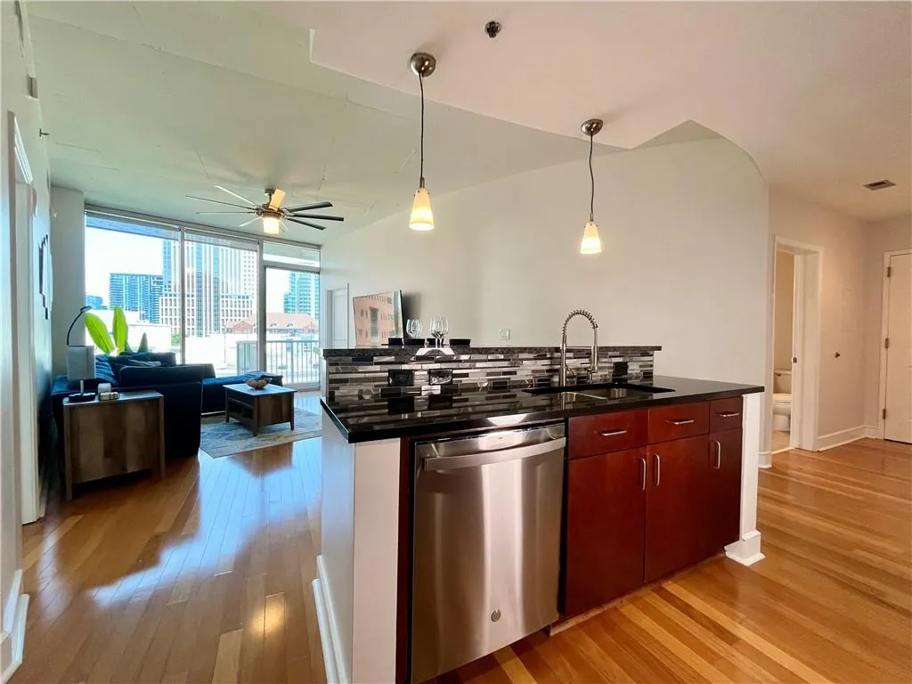 950 W Peachtree Street Nw Unit 904, Atlanta, Georgia 30309, 2 Bedrooms Bedrooms, ,2 BathroomsBathrooms,Residential,For Sale,950 W Peachtree Street Nw Unit 904,7645866