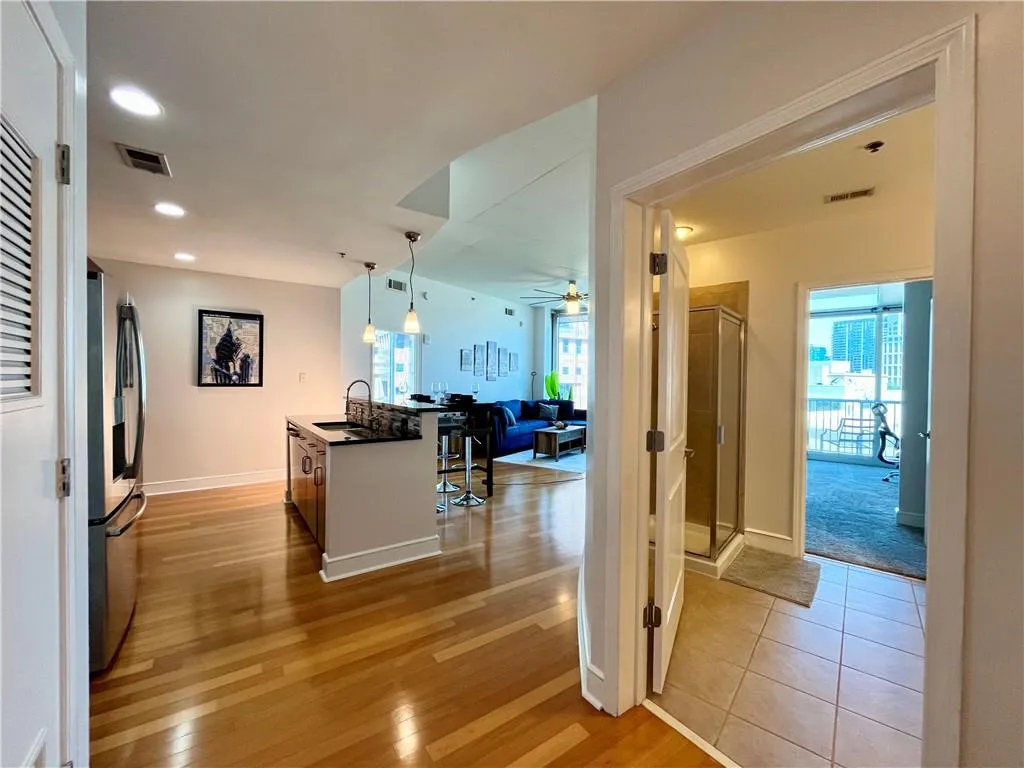 950 W Peachtree Street Nw Unit 904, Atlanta, Georgia 30309, 2 Bedrooms Bedrooms, ,2 BathroomsBathrooms,Residential,For Sale,950 W Peachtree Street Nw Unit 904,7645866