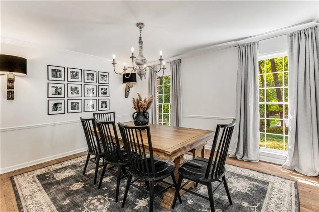 7105 Brandon Mill Road, Sandy Springs, Georgia 30328, 4 Bedrooms Bedrooms, ,2 BathroomsBathrooms,Residential,Sold,7105 Brandon Mill Road,7071445