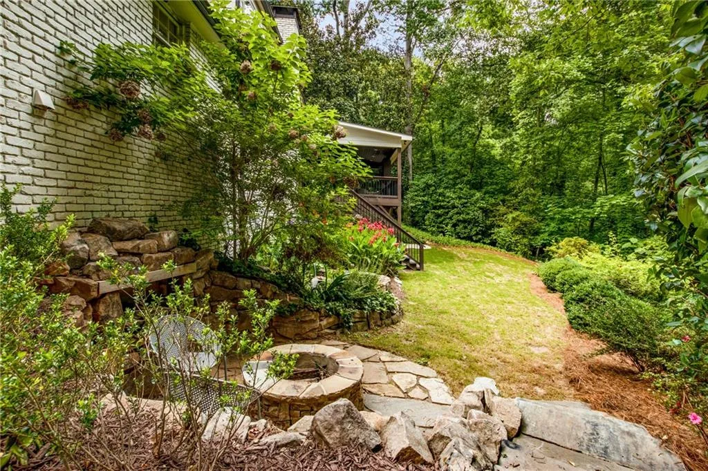 7105 Brandon Mill Road, Sandy Springs, Georgia 30328, 4 Bedrooms Bedrooms, ,2 BathroomsBathrooms,Residential,Sold,7105 Brandon Mill Road,7071445