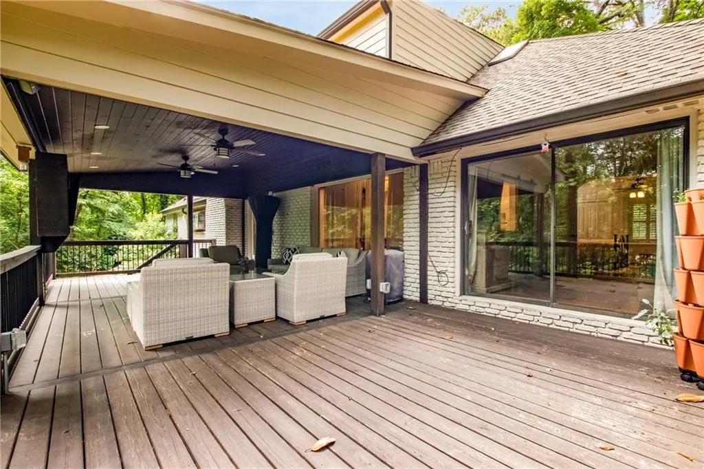 7105 Brandon Mill Road, Sandy Springs, Georgia 30328, 4 Bedrooms Bedrooms, ,2 BathroomsBathrooms,Residential,Sold,7105 Brandon Mill Road,7071445