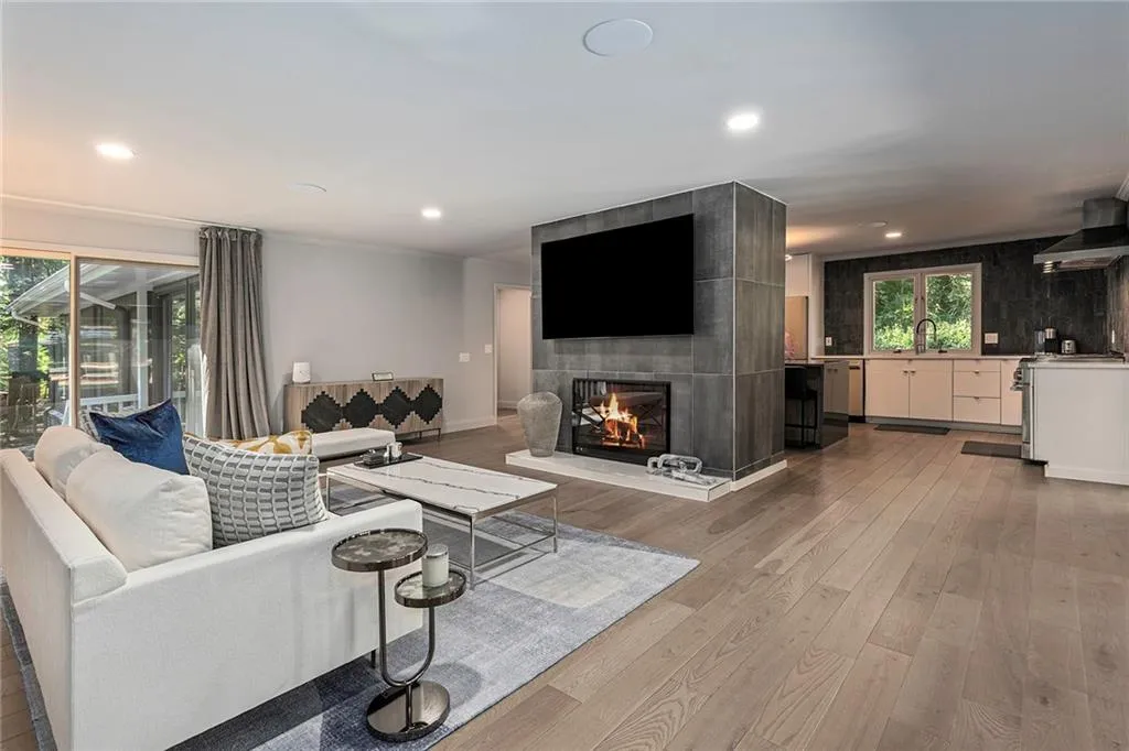 7270 Twin Branch Road, Atlanta, Georgia 30328, 4 Bedrooms Bedrooms, ,3 BathroomsBathrooms,Residential,Sold,7270 Twin Branch Road,7107342