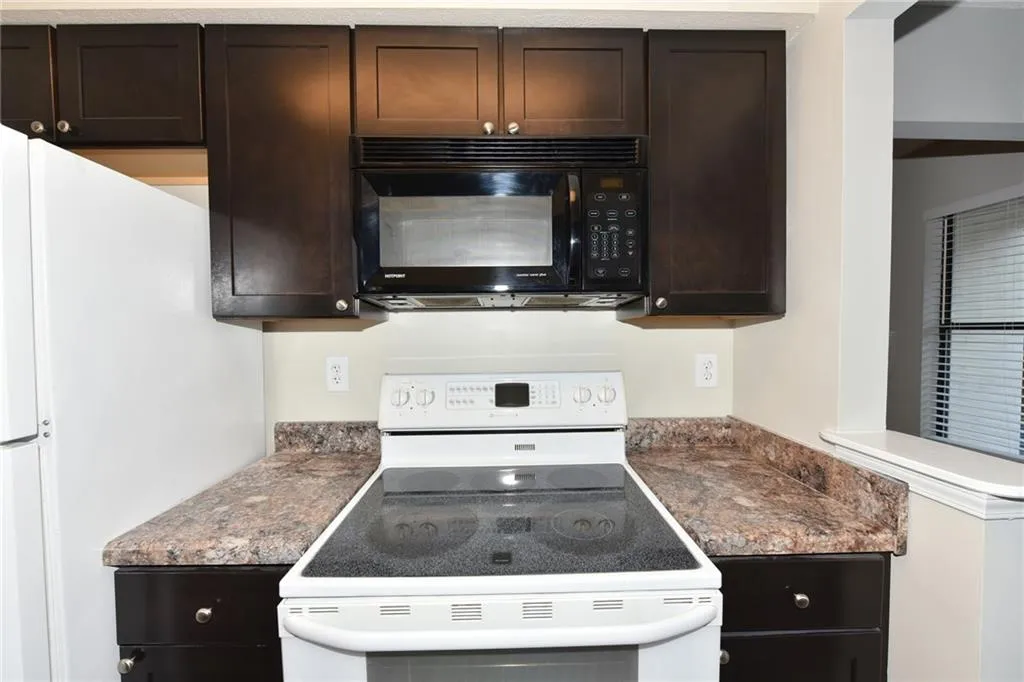 1605 Huntingdon Chase Unit 1605, Sandy Springs, Georgia 30350, 2 Bedrooms Bedrooms, ,2 BathroomsBathrooms,Residential,Sold,1605 Huntingdon Chase Unit 1605,6093817