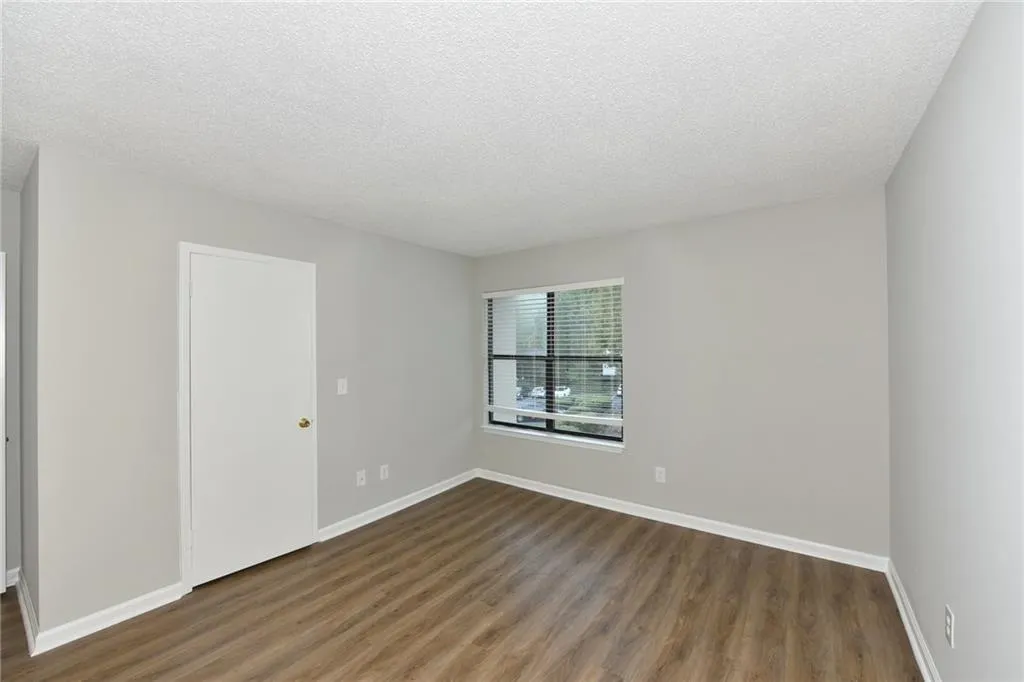 1605 Huntingdon Chase Unit 1605, Sandy Springs, Georgia 30350, 2 Bedrooms Bedrooms, ,2 BathroomsBathrooms,Residential,Sold,1605 Huntingdon Chase Unit 1605,6093817