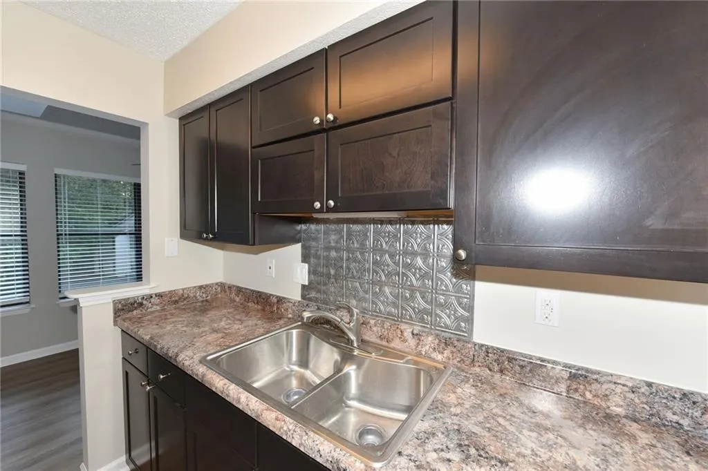 1605 Huntingdon Chase Unit 1605, Sandy Springs, Georgia 30350, 2 Bedrooms Bedrooms, ,2 BathroomsBathrooms,Residential,Sold,1605 Huntingdon Chase Unit 1605,6093817