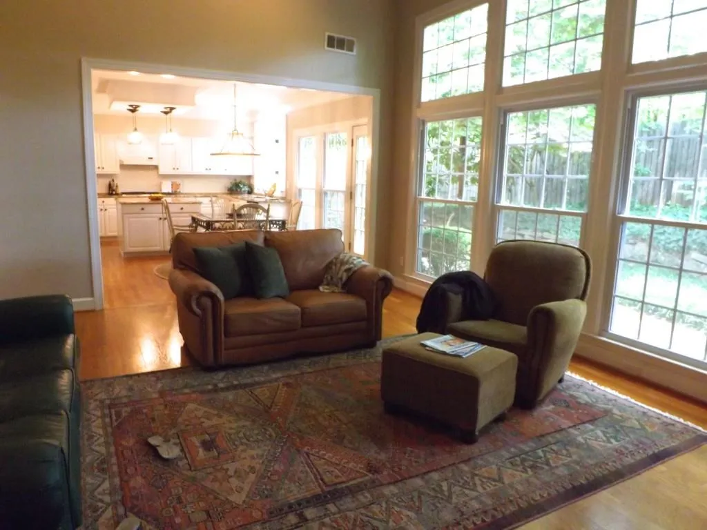 640 Glenridge Close Drive, Sandy Springs, Georgia 30328, 4 Bedrooms Bedrooms, ,2 BathroomsBathrooms,Residential,Sold,640 Glenridge Close Drive,5713003