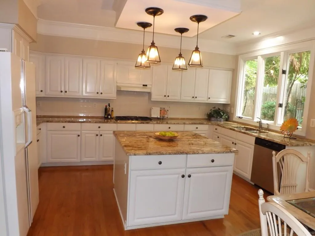 640 Glenridge Close Drive, Sandy Springs, Georgia 30328, 4 Bedrooms Bedrooms, ,2 BathroomsBathrooms,Residential,Sold,640 Glenridge Close Drive,5713003