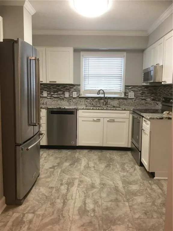 6700 Roswell Road Unit 33f, Atlanta, Georgia 30328, 2 Bedrooms Bedrooms, ,1 BathroomBathrooms,Residential,Sold,6700 Roswell Road Unit 33f,6674034
