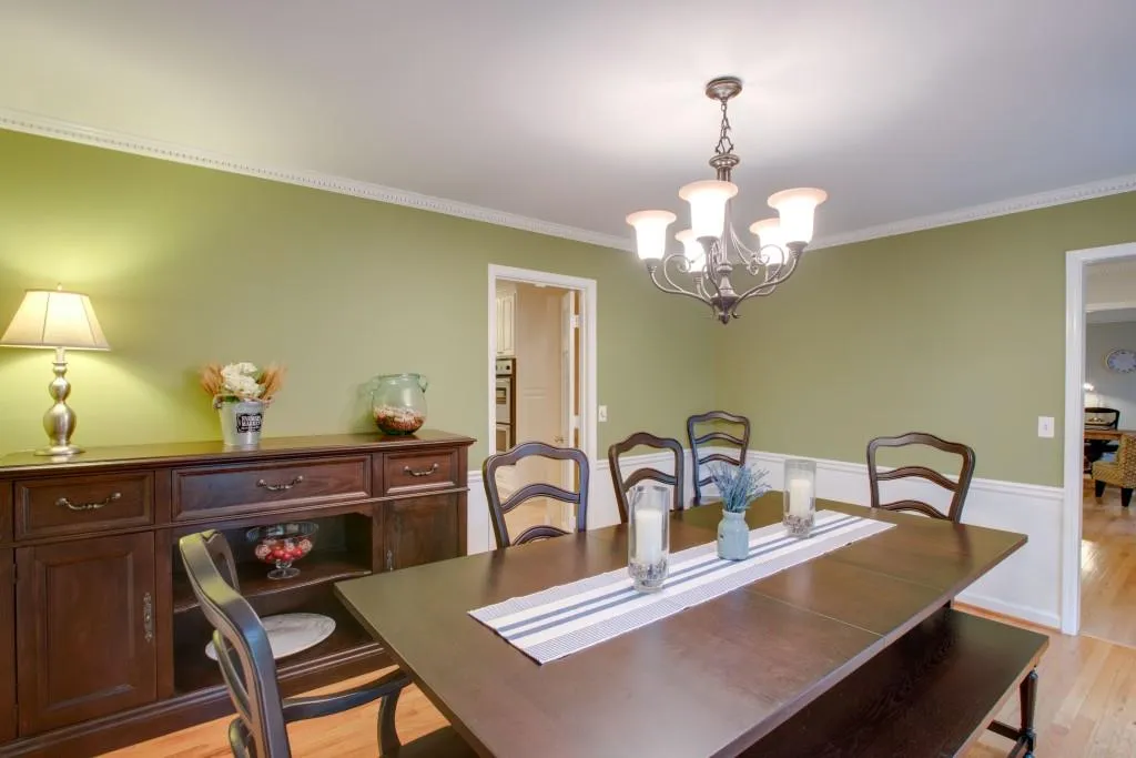 2757 Spalding Drive, Sandy Springs, Georgia 30350, 4 Bedrooms Bedrooms, ,2 BathroomsBathrooms,Residential,Sold,2757 Spalding Drive,5842606