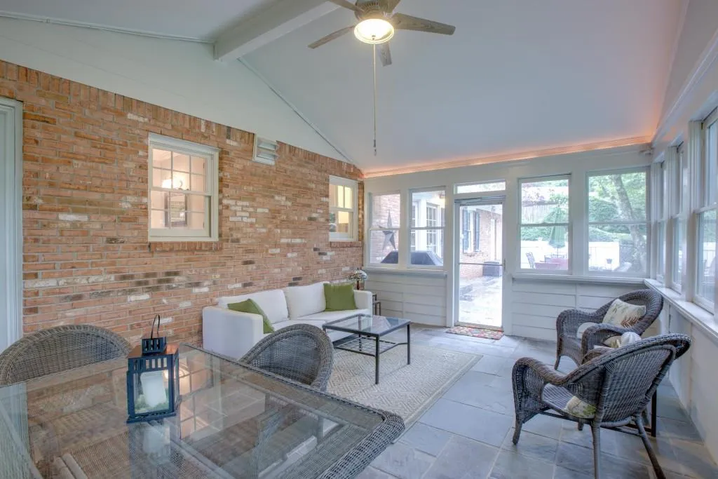 2757 Spalding Drive, Sandy Springs, Georgia 30350, 4 Bedrooms Bedrooms, ,2 BathroomsBathrooms,Residential,Sold,2757 Spalding Drive,5842606