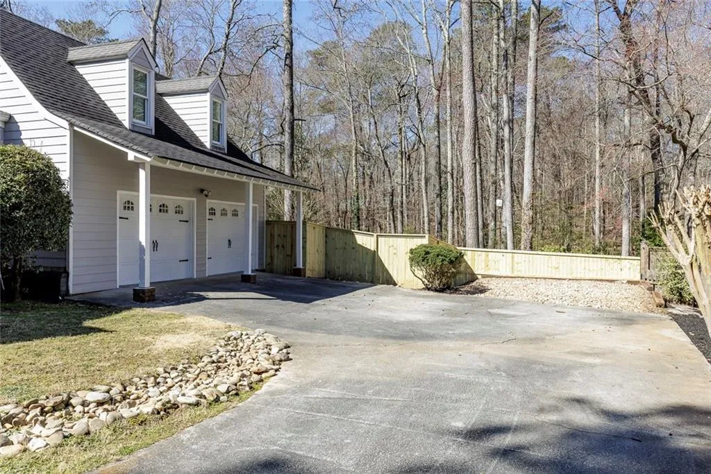 2190 Spalding Drive, Sandy Springs, Georgia 30350, 4 Bedrooms Bedrooms, ,3 BathroomsBathrooms,Residential,Sold,2190 Spalding Drive,7533009