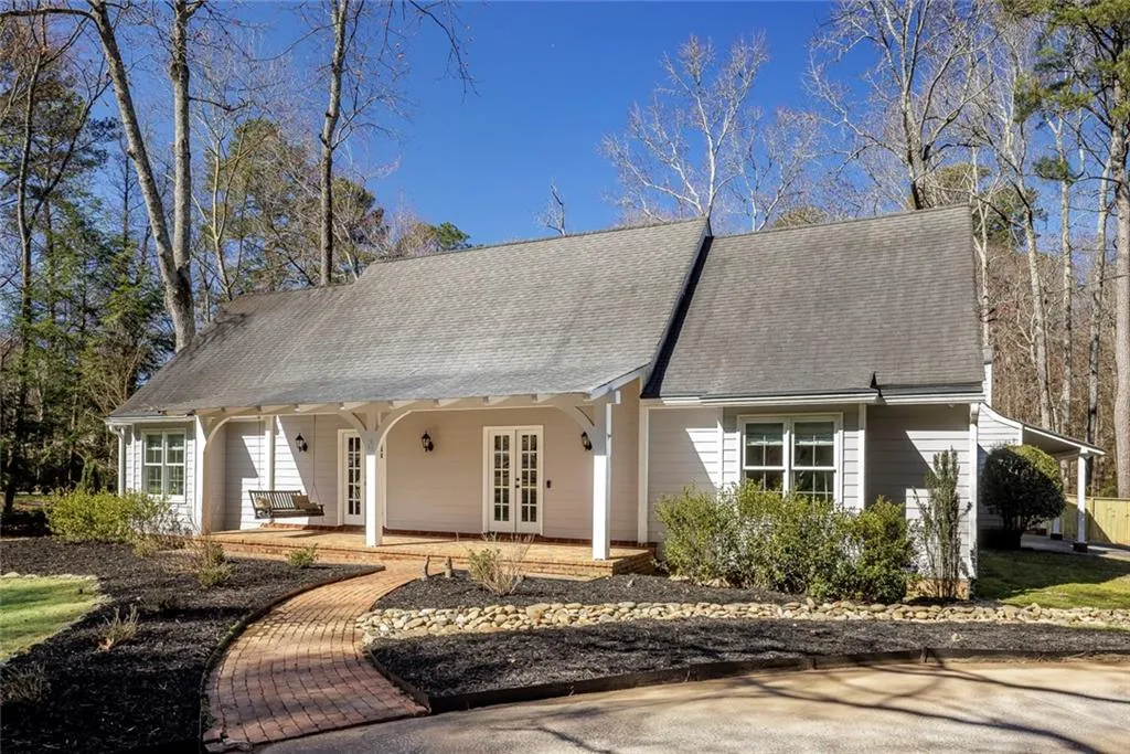 2190 Spalding Drive, Sandy Springs, Georgia 30350, 4 Bedrooms Bedrooms, ,3 BathroomsBathrooms,Residential,Sold,2190 Spalding Drive,7533009