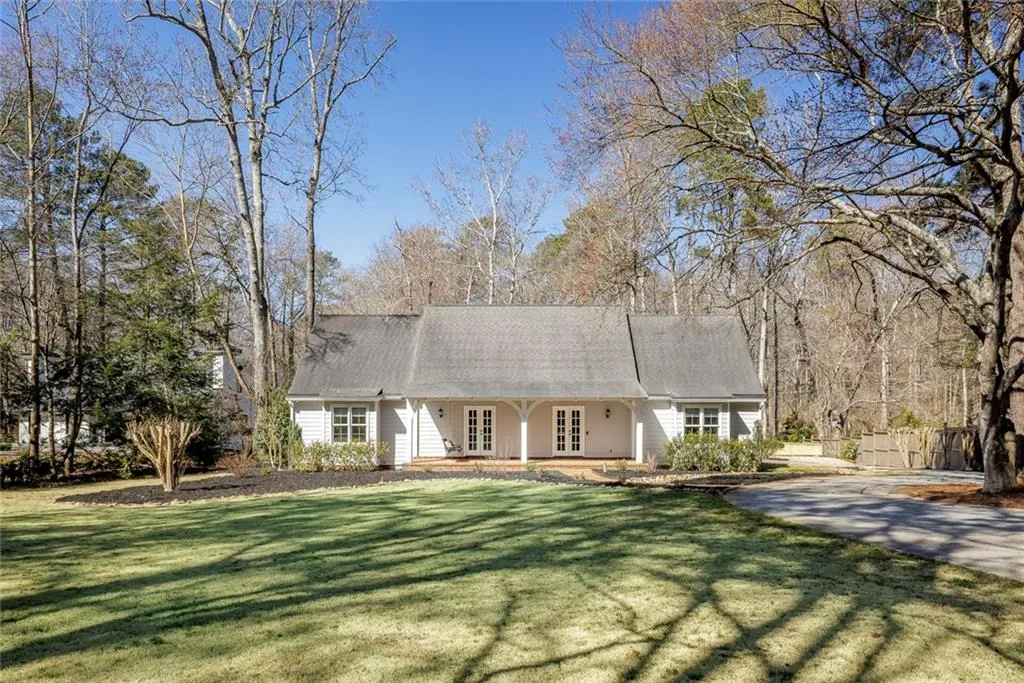 2190 Spalding Drive, Sandy Springs, Georgia 30350, 4 Bedrooms Bedrooms, ,3 BathroomsBathrooms,Residential,Sold,2190 Spalding Drive,7533009