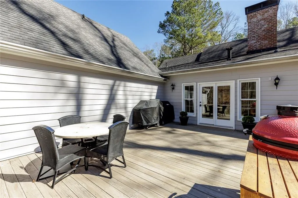 2190 Spalding Drive, Sandy Springs, Georgia 30350, 4 Bedrooms Bedrooms, ,3 BathroomsBathrooms,Residential,Sold,2190 Spalding Drive,7533009