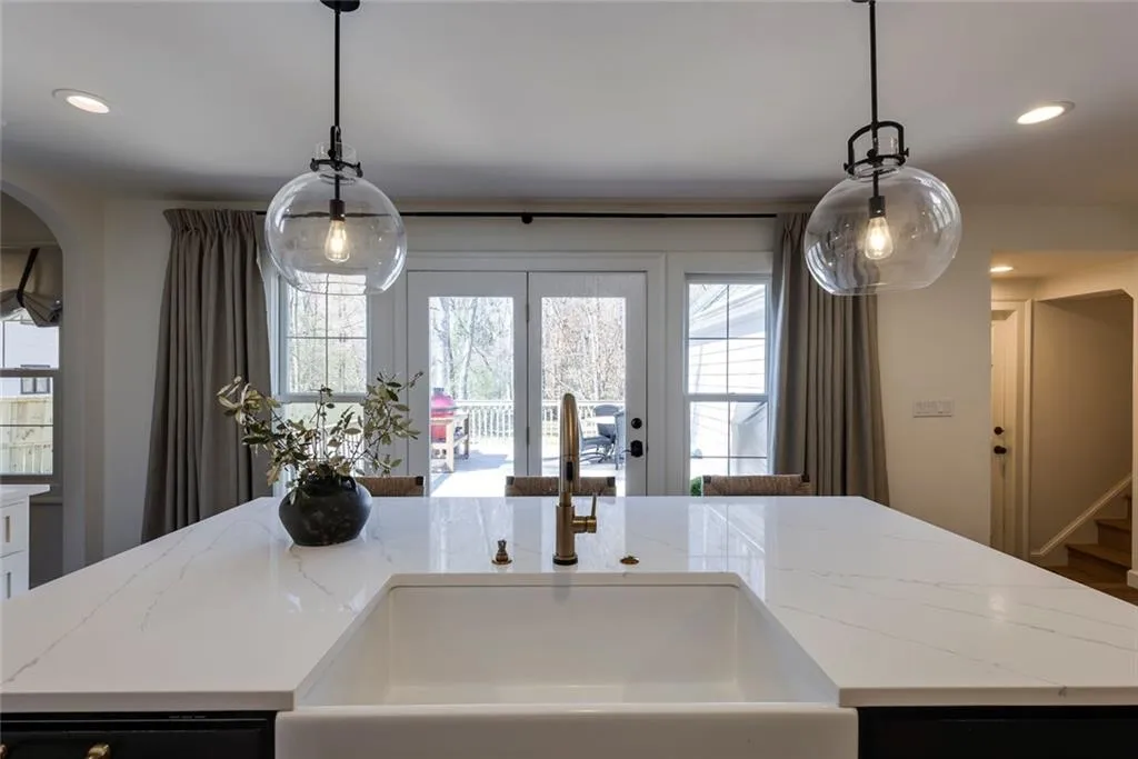 2190 Spalding Drive, Sandy Springs, Georgia 30350, 4 Bedrooms Bedrooms, ,3 BathroomsBathrooms,Residential,Sold,2190 Spalding Drive,7533009