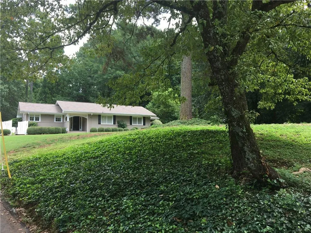 4685 Powers Ferry Road, Sandy Springs, Georgia 30327, 3 Bedrooms Bedrooms, ,2 BathroomsBathrooms,Residential,Sold,4685 Powers Ferry Road,6612233