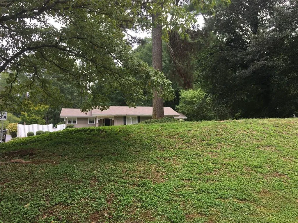 4685 Powers Ferry Road, Sandy Springs, Georgia 30327, 3 Bedrooms Bedrooms, ,2 BathroomsBathrooms,Residential,Sold,4685 Powers Ferry Road,6612233