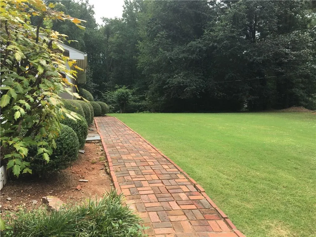 4685 Powers Ferry Road, Sandy Springs, Georgia 30327, 3 Bedrooms Bedrooms, ,2 BathroomsBathrooms,Residential,Sold,4685 Powers Ferry Road,6612233