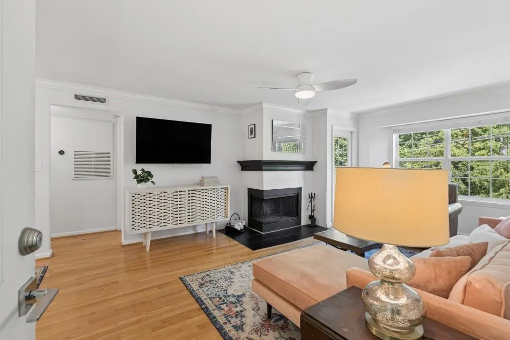 1024 Chastain Park Court, Atlanta, Georgia 30342, 1 Bedroom Bedrooms, 0 ,1 BathroomBathrooms,Residential,For Sale,1024 Chastain Park Court,7761446