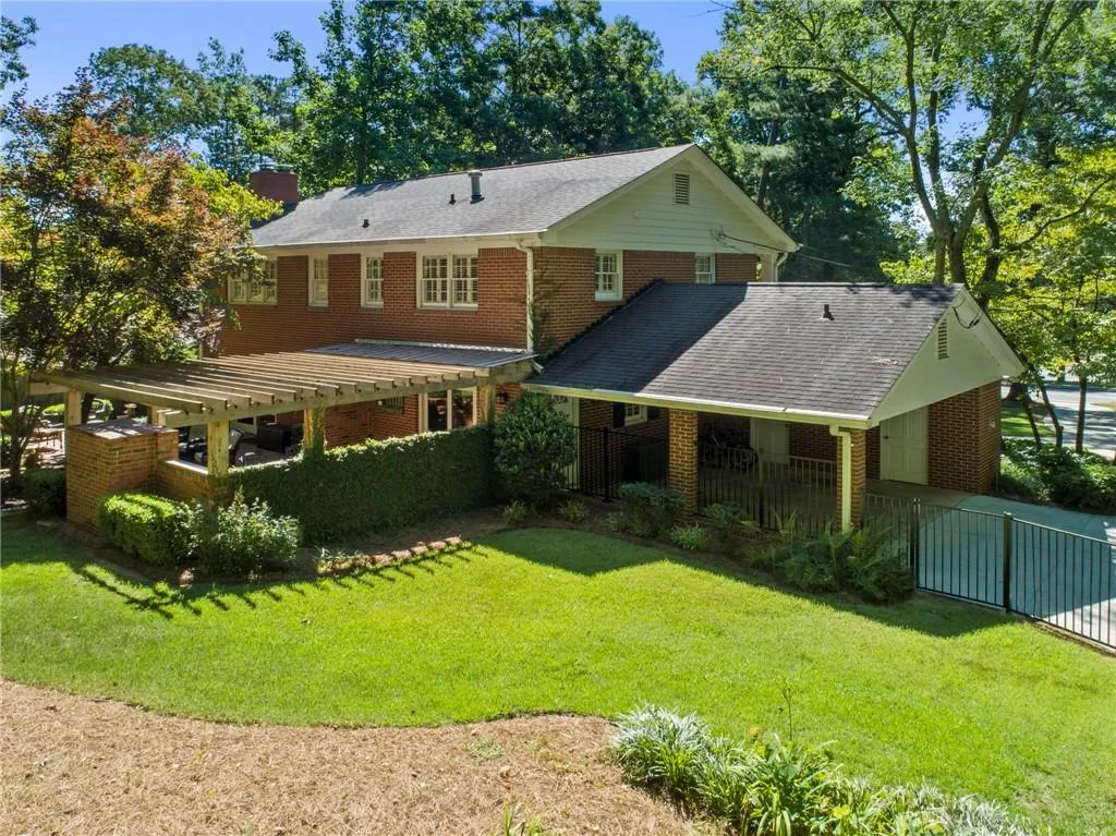 710 Spalding Drive, Sandy Springs, Georgia 30328, 4 Bedrooms Bedrooms, ,2 BathroomsBathrooms,Residential,Sold,710 Spalding Drive,6957354