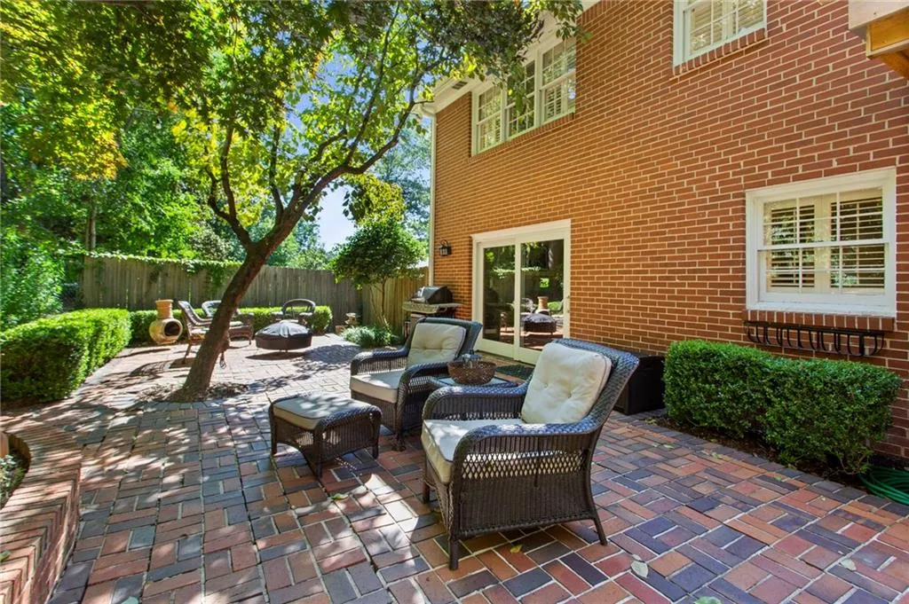 710 Spalding Drive, Sandy Springs, Georgia 30328, 4 Bedrooms Bedrooms, ,2 BathroomsBathrooms,Residential,Sold,710 Spalding Drive,6957354