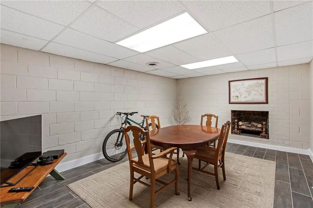 710 Spalding Drive, Sandy Springs, Georgia 30328, 4 Bedrooms Bedrooms, ,2 BathroomsBathrooms,Residential,Sold,710 Spalding Drive,6957354