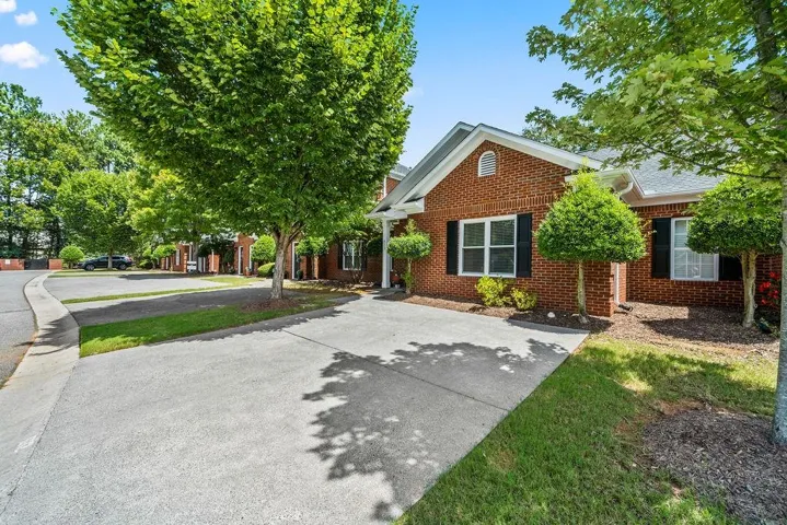 612 Manor Way, Cartersville, Georgia 30120