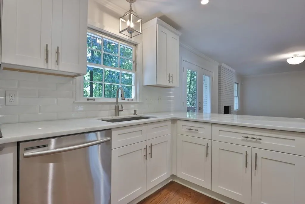 795 Spalding Drive, Sandy Springs, Georgia 30328, 5 Bedrooms Bedrooms, ,4 BathroomsBathrooms,Residential,Sold,795 Spalding Drive,6635871