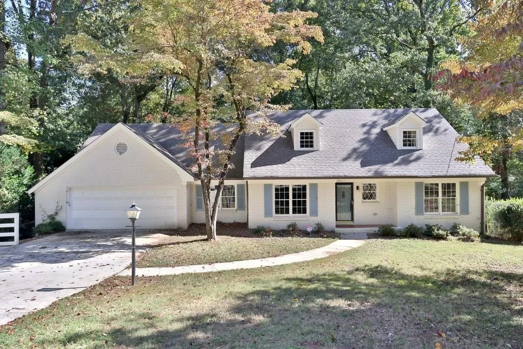 795 Spalding Drive, Sandy Springs, Georgia 30328, 5 Bedrooms Bedrooms, ,4 BathroomsBathrooms,Residential,Sold,795 Spalding Drive,6635871