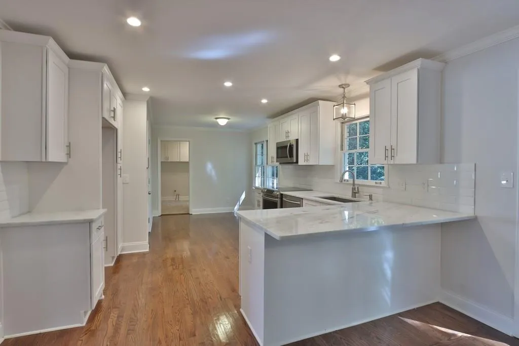 795 Spalding Drive, Sandy Springs, Georgia 30328, 5 Bedrooms Bedrooms, ,4 BathroomsBathrooms,Residential,Sold,795 Spalding Drive,6635871