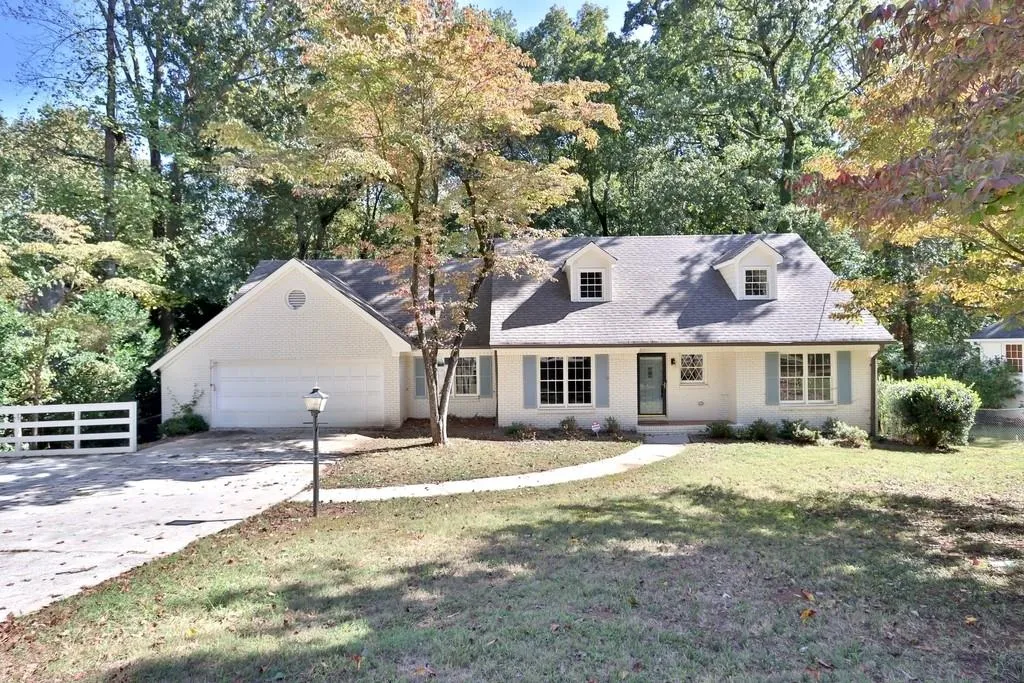 795 Spalding Drive, Sandy Springs, Georgia 30328, 5 Bedrooms Bedrooms, ,4 BathroomsBathrooms,Residential,Sold,795 Spalding Drive,6635871