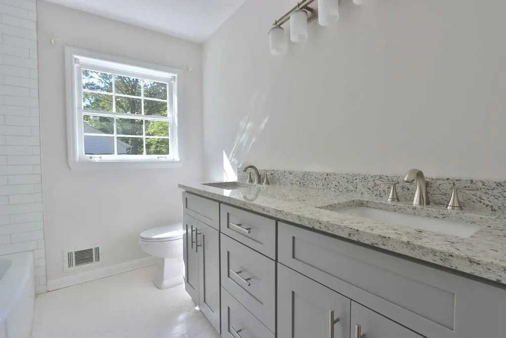 795 Spalding Drive, Sandy Springs, Georgia 30328, 5 Bedrooms Bedrooms, ,4 BathroomsBathrooms,Residential,Sold,795 Spalding Drive,6635871