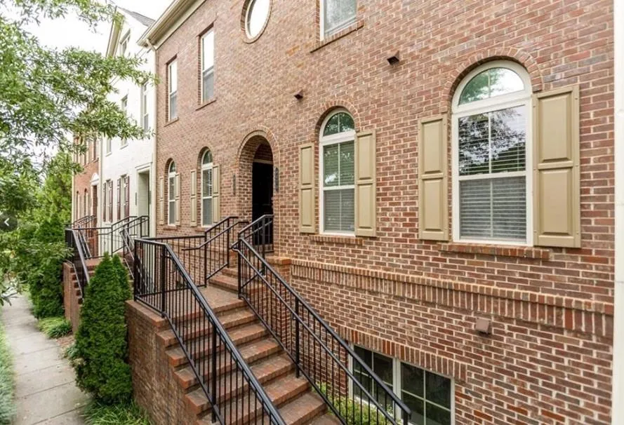 6470 Chariot Street Unit 20, Atlanta, Georgia 30328, 3 Bedrooms Bedrooms, ,3 BathroomsBathrooms,Residential,Sold,6470 Chariot Street Unit 20,6521543