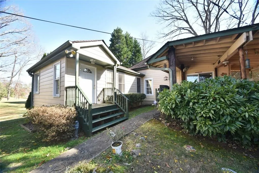 7800 Mount Vernon Road, Sandy Springs, Georgia 30350, 3 Bedrooms Bedrooms, ,2 BathroomsBathrooms,Residential,Sold,7800 Mount Vernon Road,5863736