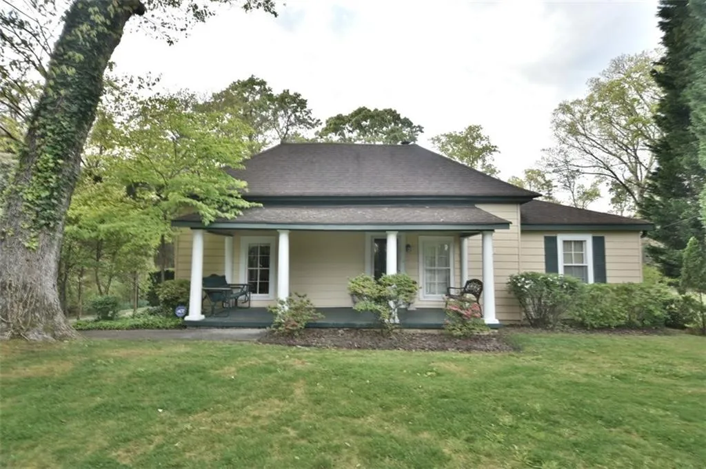 7800 Mount Vernon Road, Sandy Springs, Georgia 30350, 3 Bedrooms Bedrooms, ,2 BathroomsBathrooms,Residential,Sold,7800 Mount Vernon Road,5863736